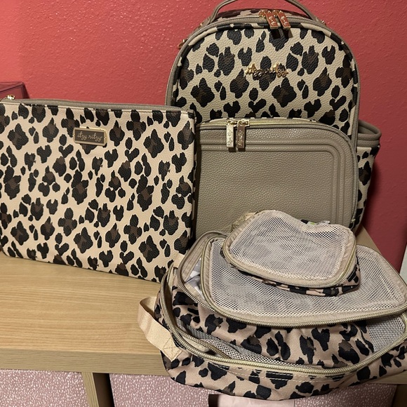 Itzy Ritzy Handbags - Itzy Ritzy bundle